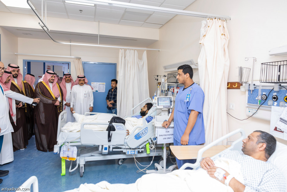 نائب أمير الرياض يطمئن على مصابي عدوان الميليشيا الحوثية الإرهابية