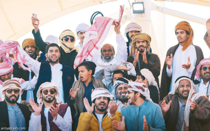 صورة التقطت أمس من تفاعل الجماهير الحاضرة لمنافسات النخبة في لوني الشقح والمجاهيم في مهرجان الملك عبد العزيز للإبل (المركز الإعلامي ـ مهرجان الإبل)