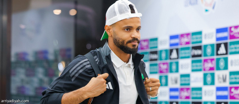 الجهاز الفني للأهلي يقرر عدم إشراك علي مجرشي في المباراة الأخيرة لدوري روشن لتجنب تفاقم إصابته