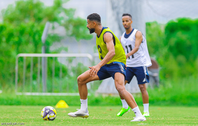 تجدد إصابة سيماكان قبل مواجهة الاتحاد والعمري يعود للتدريبات