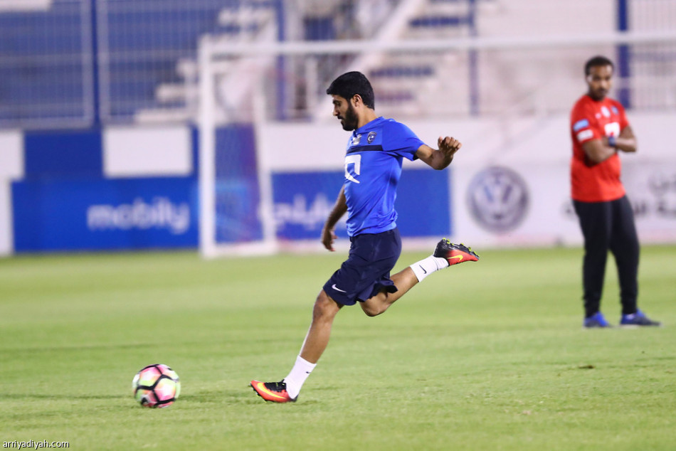 الخيبري والفرج يشاركان الهلال إستعداداته للإتفاق