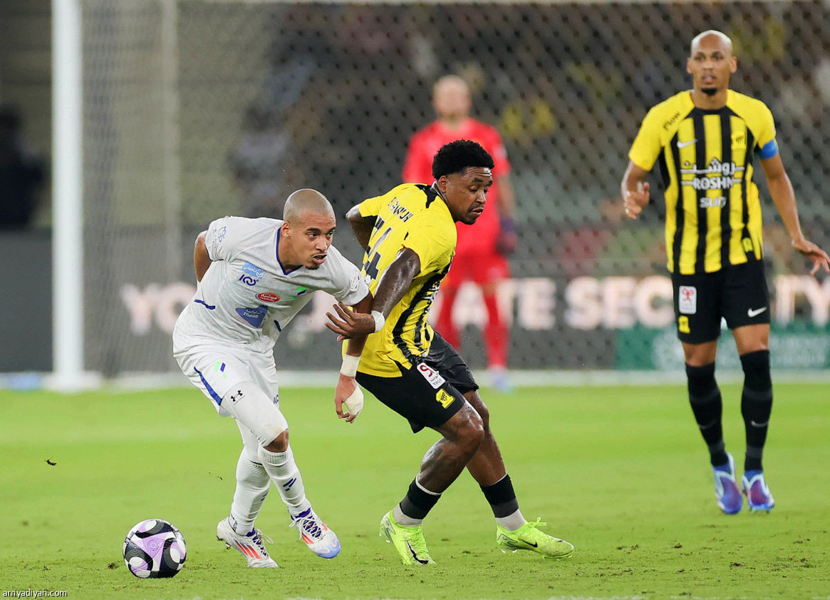 «النمور» يتصدرون الدوري