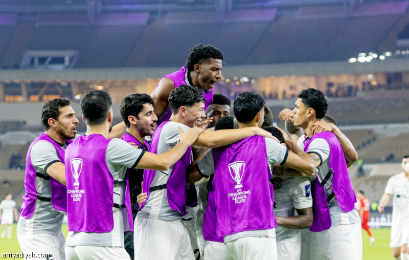 شباب الأهلي يتأهل بثاني أكبر انتصار