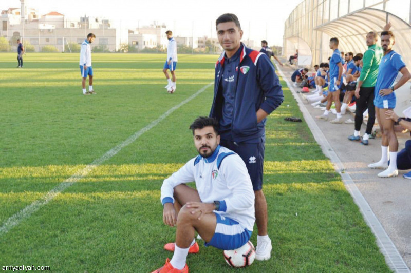 صورة التقطت أمس للاعبين من المنتخب الكويتي قبل بداية التدريبات استعدادًا للقاء الأردن(المركز الإعلامي ـ اتحاد القدم الكويتي)