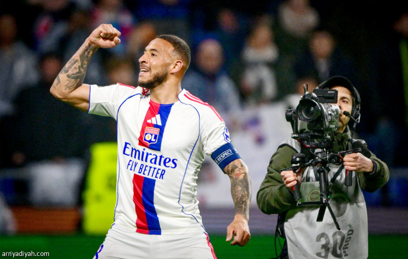 ليون يعود إلى الانتصارات بثنائية لوريان