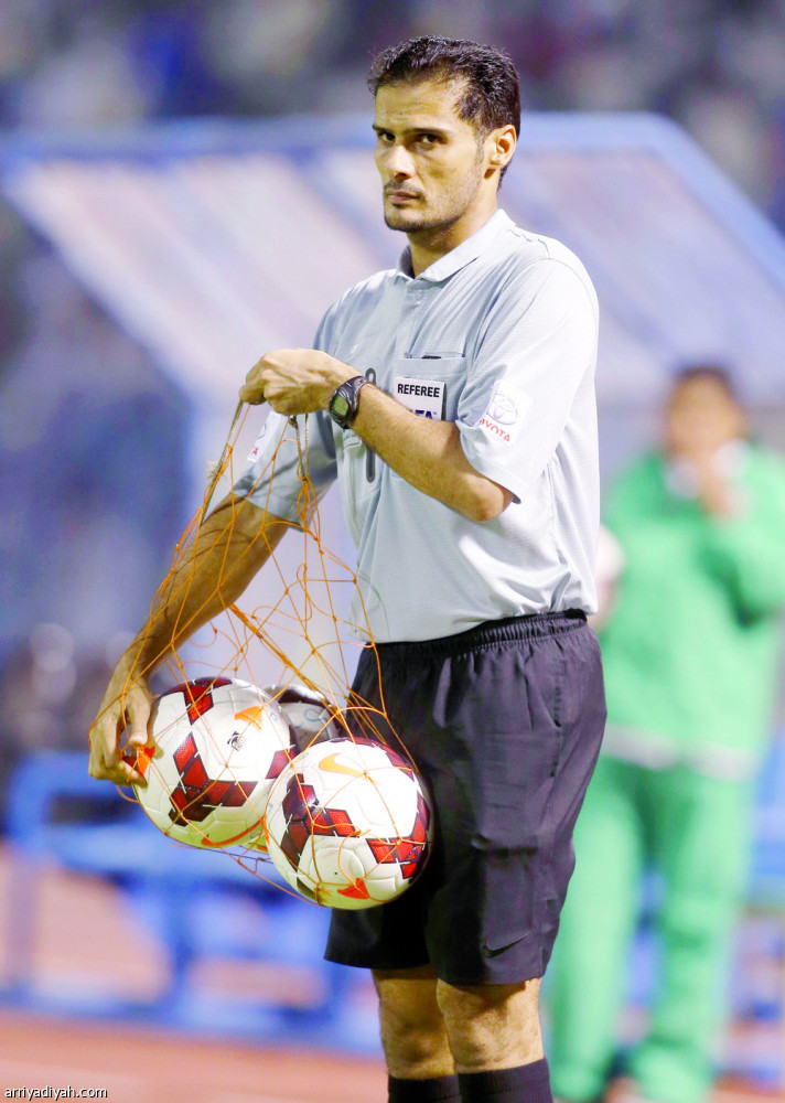 من يدير لجنة التحكيم ؟