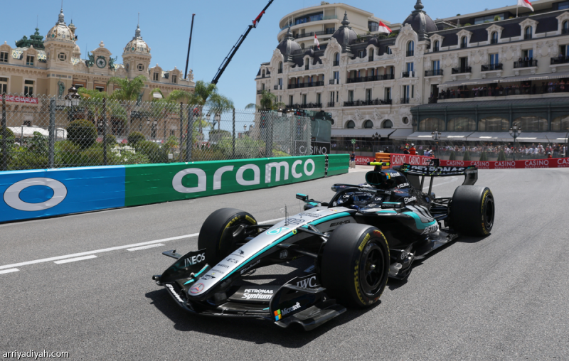 Antonelli leads in third gear during free trials