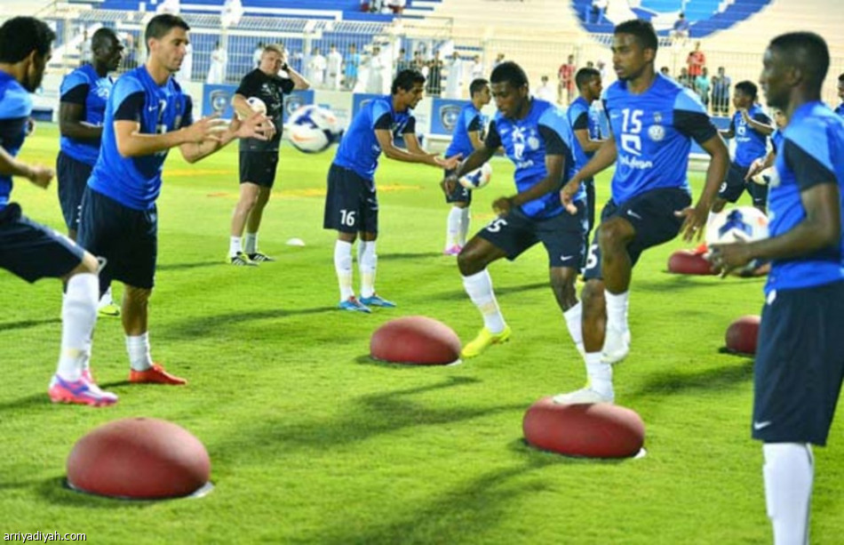 الهلال يفتتح تحضيراته لمواجهة السد بالتمرير والتسديد