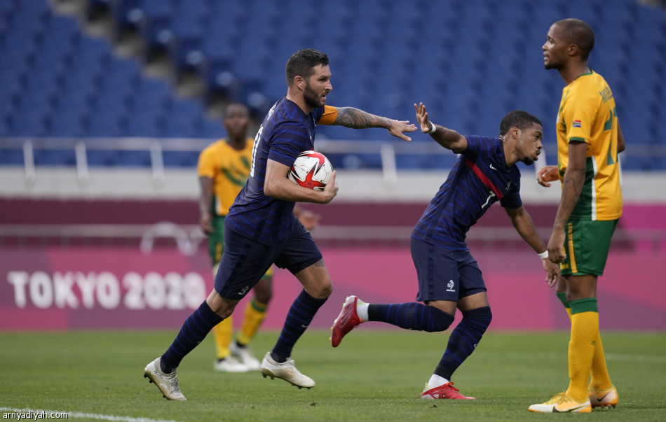 «هاتريك» جينياك يقود فرنسا لتجاوز جنوب إفريقيا