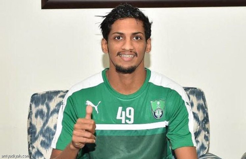 الرائد يضم أحمد الزين 3 أعوام
