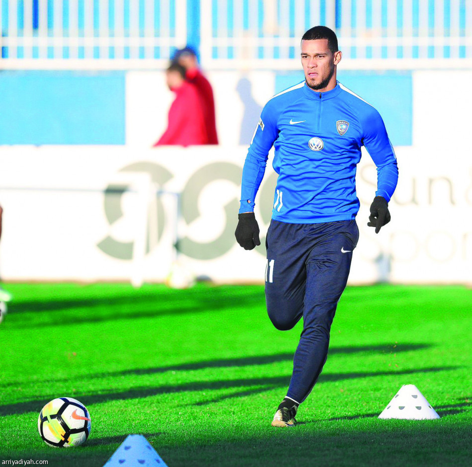 أسامة وسالم يقودان الهلال في “الكلاسيكو”