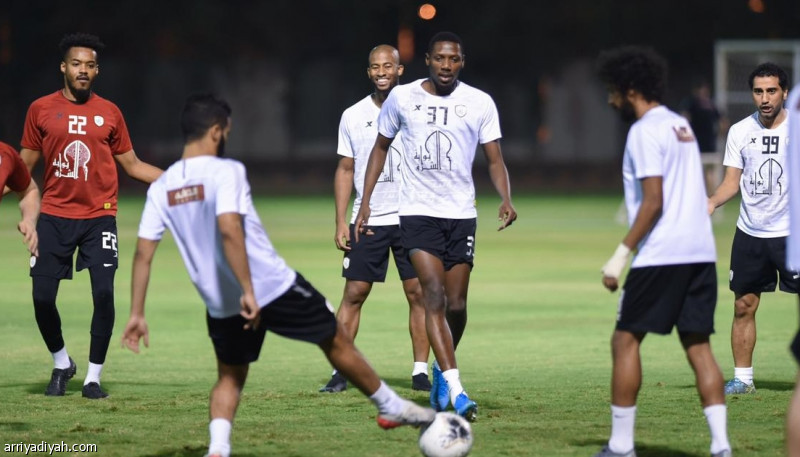 الشباب يستعيد الدوليين قبل الاتفاق