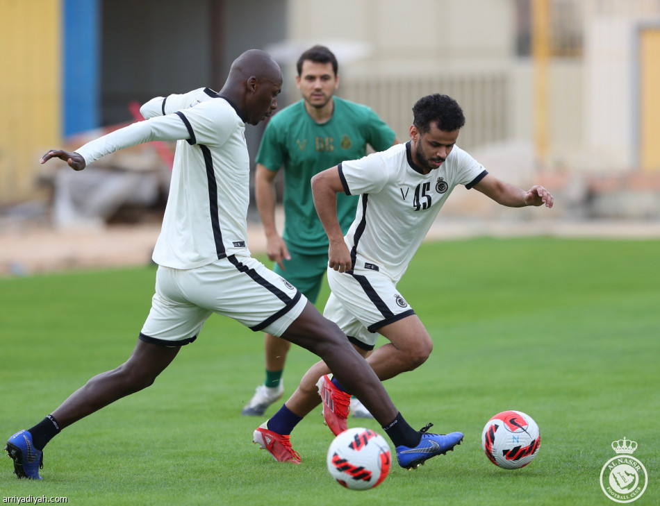 روسو يقيس لياقة لاعبي النصر