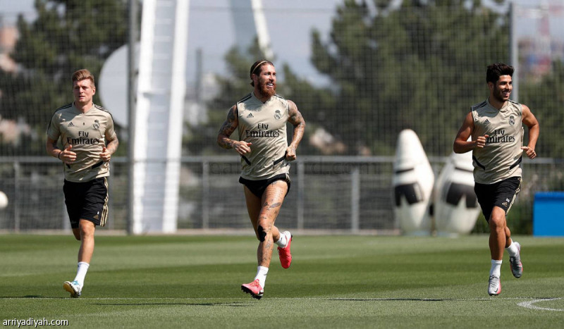 أكمل فريق ريال مدريد، تحضيراته النهائية قبل مواجهة ريال مايوركا في الجولة الـ31 من الليجا الإسبانية، الأربعاء، حيث شارك جميع اللاعبين، مع شكوك بقدرة البلجيكي هازارد على دخول قائمة المباراة بسبب آلامه.