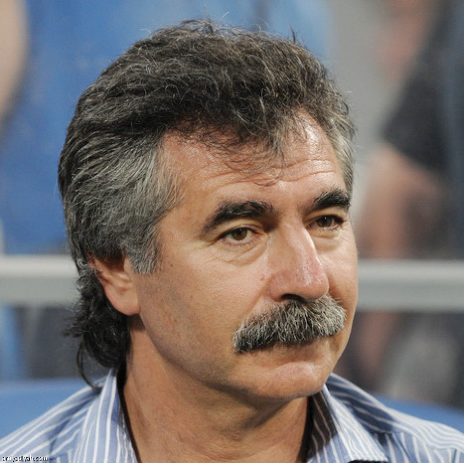 جهاز أوزبكستان..
4 محليين وأسترالي