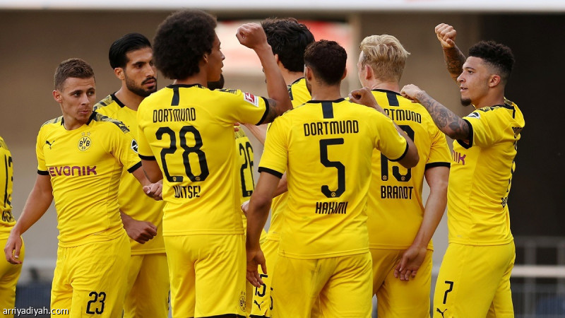 لاعبو دورتموند يواصلون التنازل عن جزء من رواتبهم