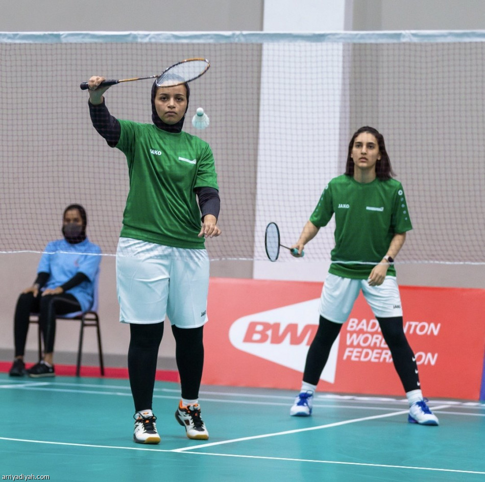 أخضر السيدات يخسر نصف نهائي «ريشة العرب»