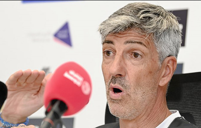 مدرب الشباب إيمانول ألجواسيل يصف ظروف الفريق بالصعبة ويعتمد على اللاعبين الصغار