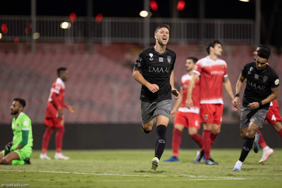 بعد 33 يوما.. الهلال يسترد الصدارة