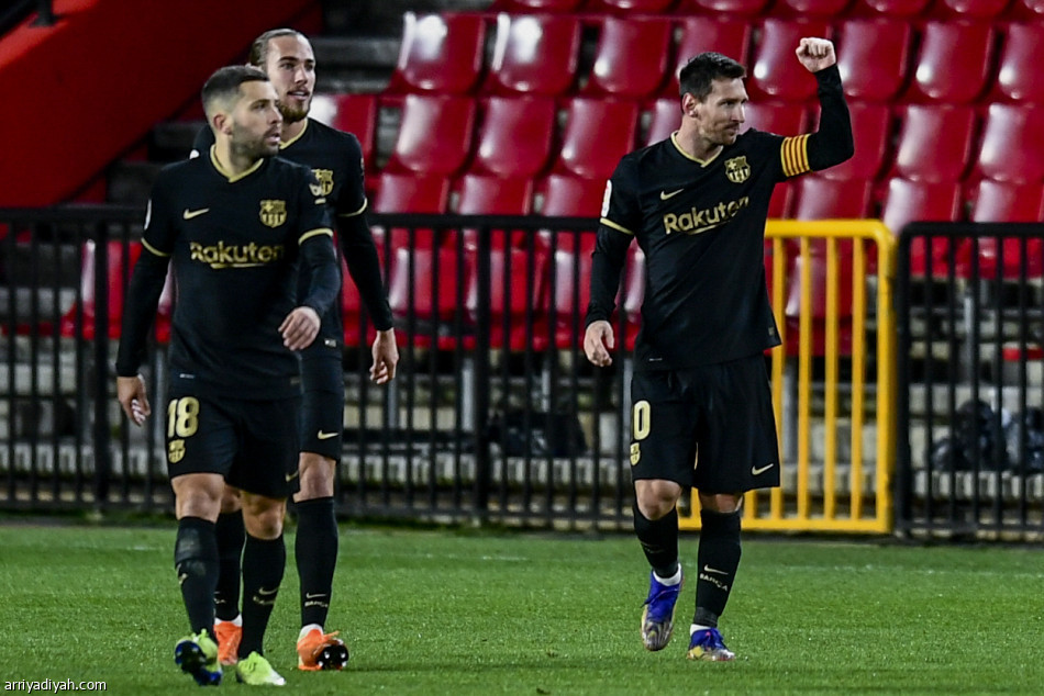 برشلونة يضرب غرناطة برباعية