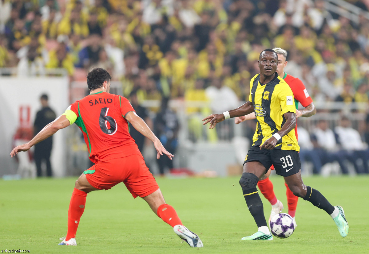الاتحاد يتعثر