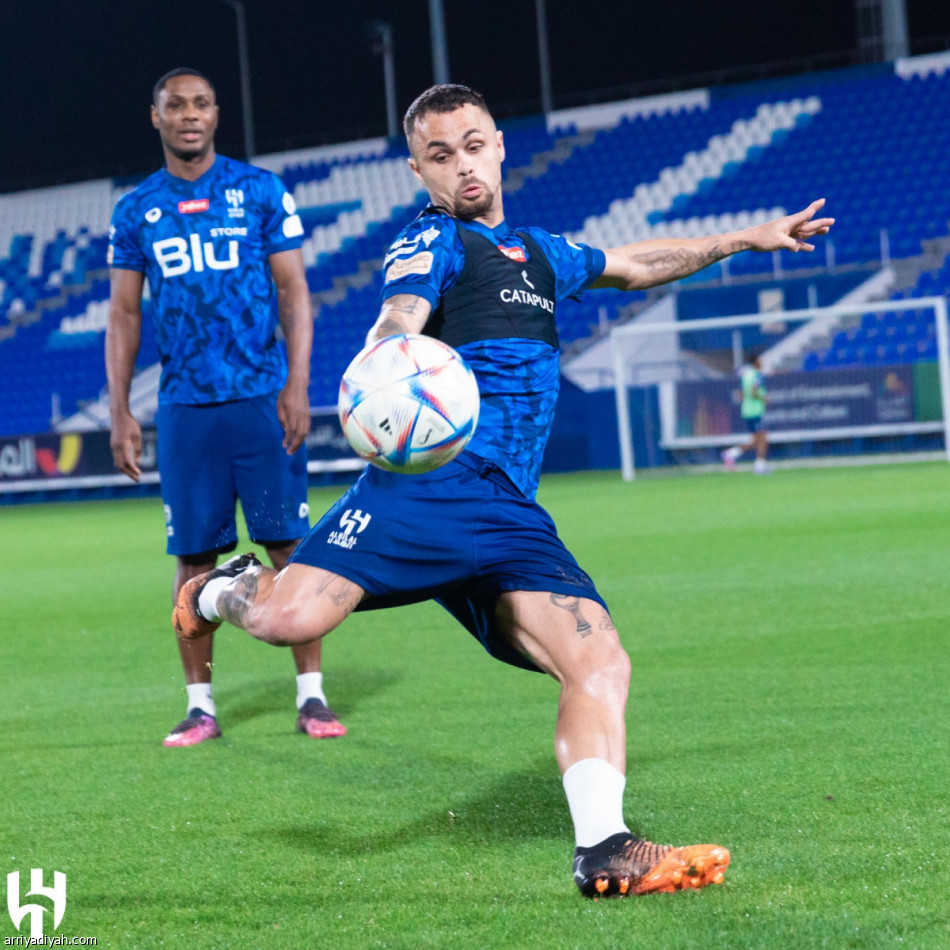 الهلال ينهي تحضيرات مواجهة الفتح