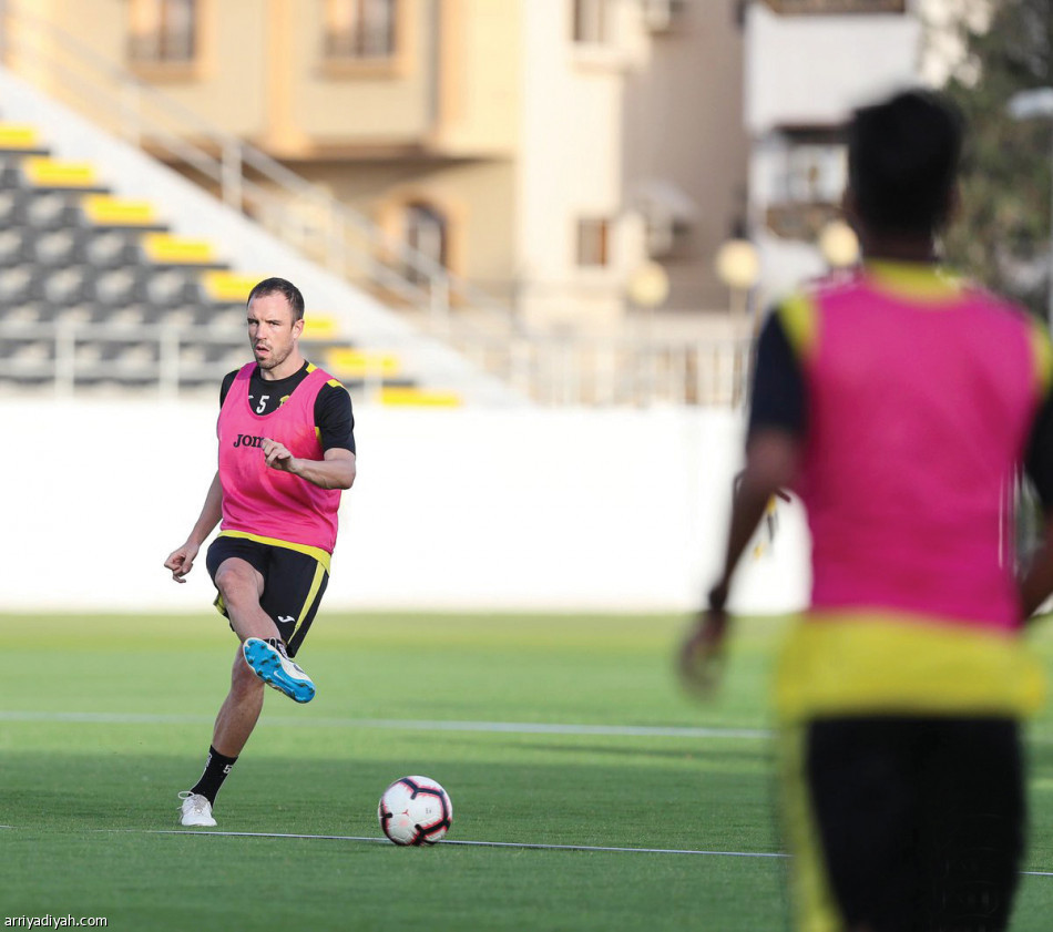 سييرا 
يفرض السرية ويغير الطريقة