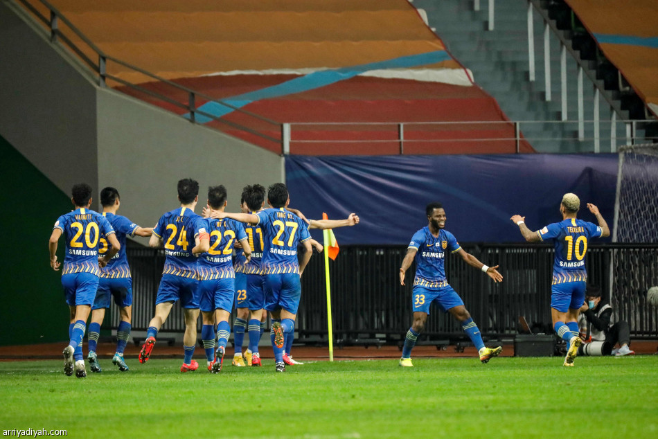 كوزمين يتوج بطلا للدوري الصيني مع جيانجسو