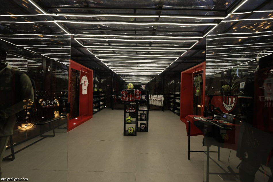 موسم الدرعية.. افتتاح متجري ميلان وإنتر