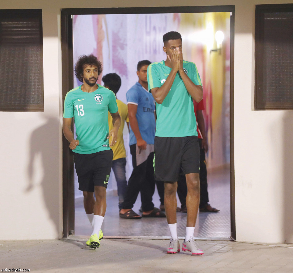 أجواء ودية في معسكر المنتخب السعودي