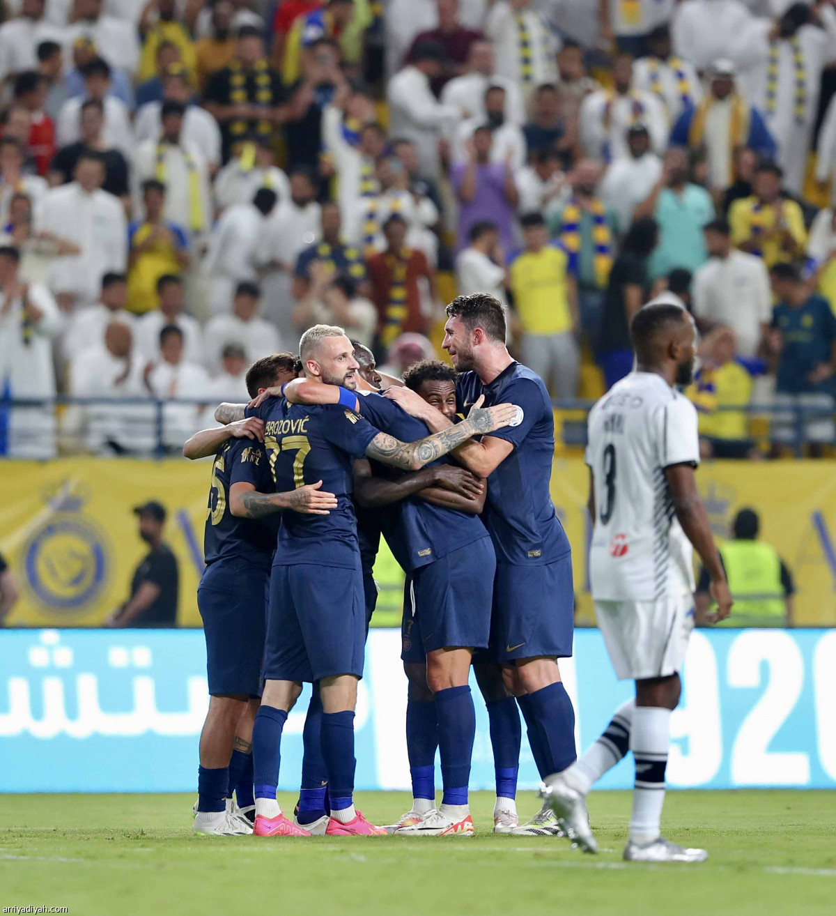 النصر يستعرض