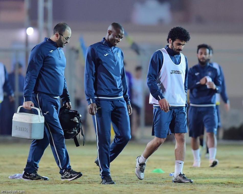 الإصابة تبعد الشمري وريكاردو عن التعاون