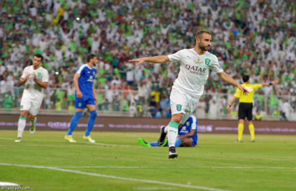 الأهلي يحتفل بدوري عبد اللطيف جميل بثلاثية في الفتح