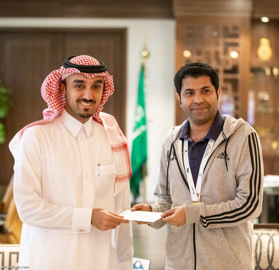 «الفيصل» يكرم أصحاب الإنجازات الرياضية