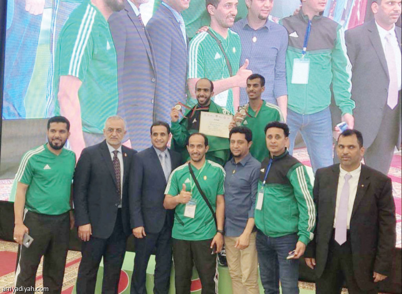 صورة التقطت أمس من تتويج المنتخب السعودي للتايكوندو بالميدالية الذهبية في البطولة العربية (المركز الإعلامي ـ اتحاد التايكوندو)