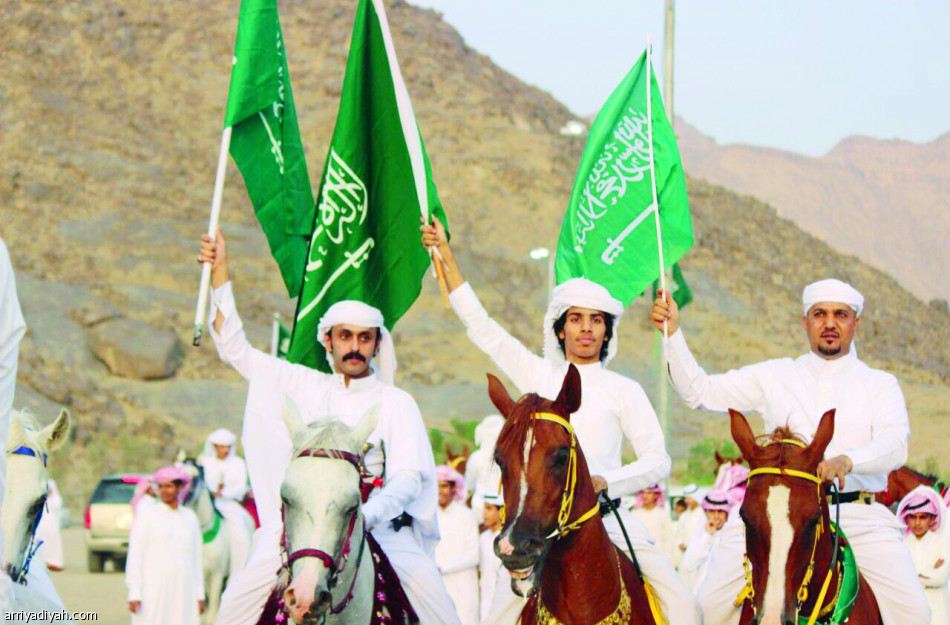 السعوديون.. ليلة فرح.. وولاء.. في كل مكان