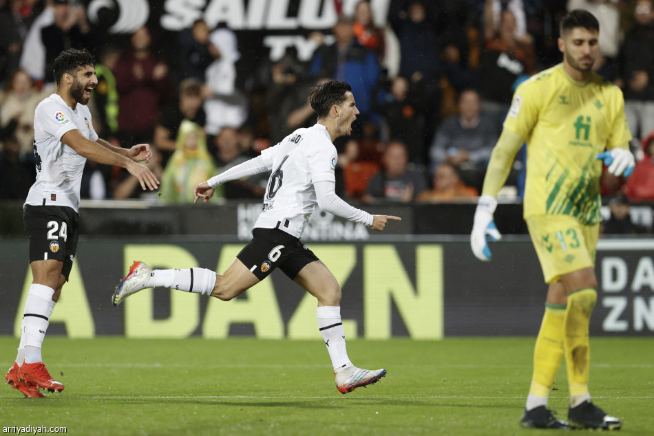 Valencia kehrt mit dem Betis-Triple zu Siegen zurück