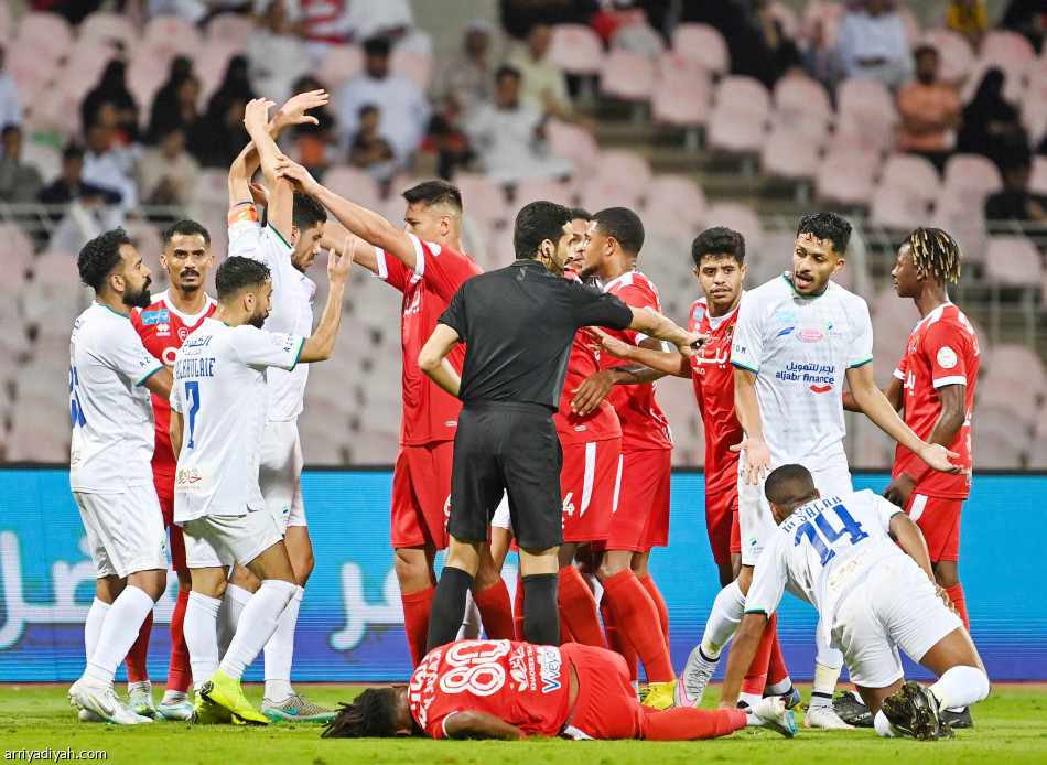 أمام الوحدة.. 
الفتح يخطف المؤجلة