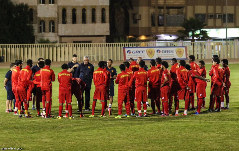 الهاجري يدعم القادسية معنوياً