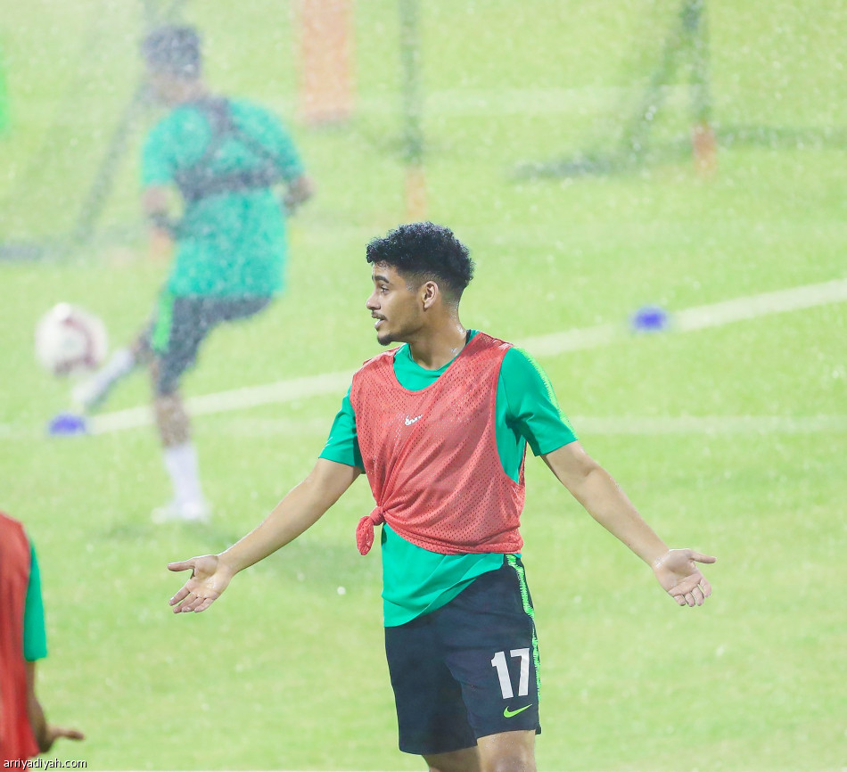 غدا.. الشهري يختبر لاعبي الأخضر أمام ساحل العاج