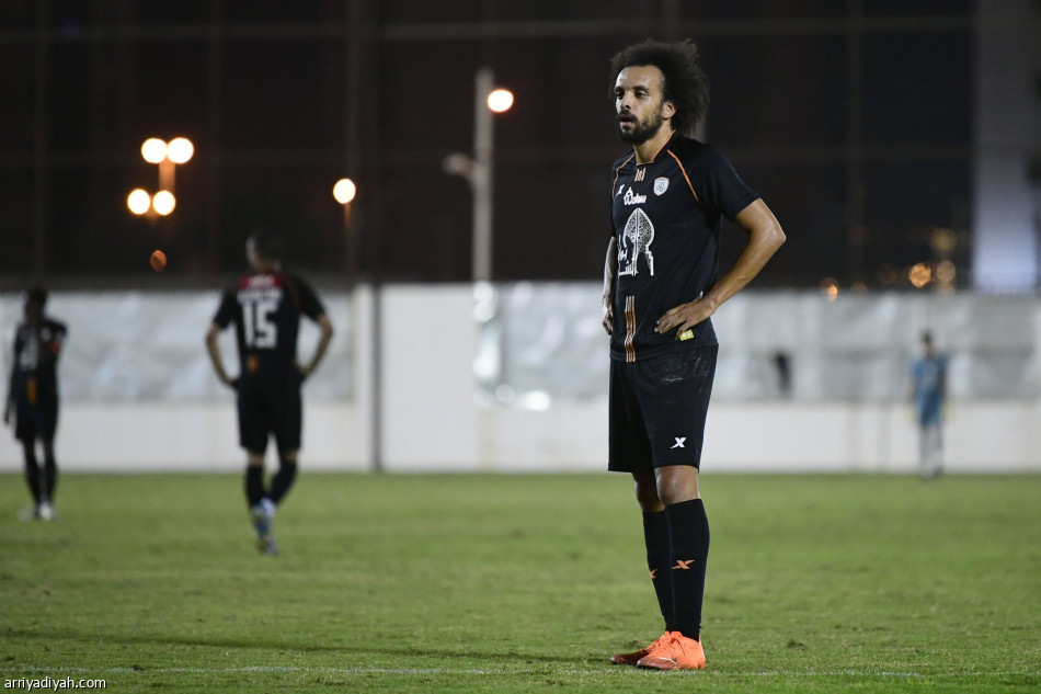 الشباب يكسب تجربة الفرع بـ8 أهداف