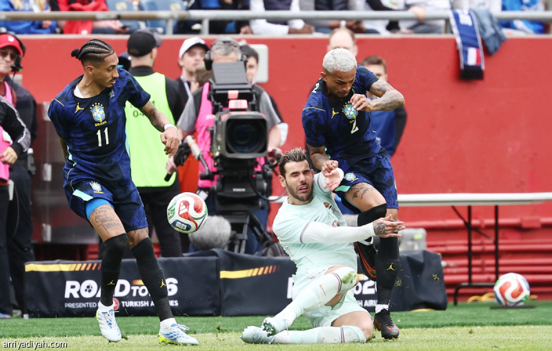 إيبانيز واجه ثيو.. فرنسا تهز البرازيل بعشرة