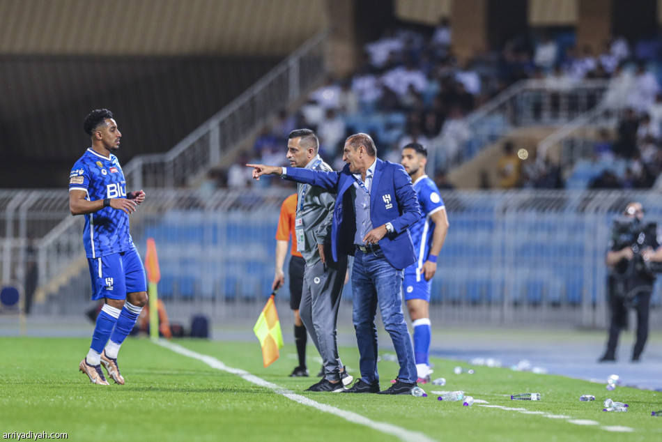 الهلال يترنح.. ويسقط أمام الفتح