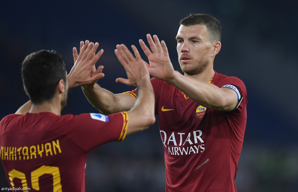 روما يعود للانتصارات برباعية في ليتشي بالدوري الإيطالي