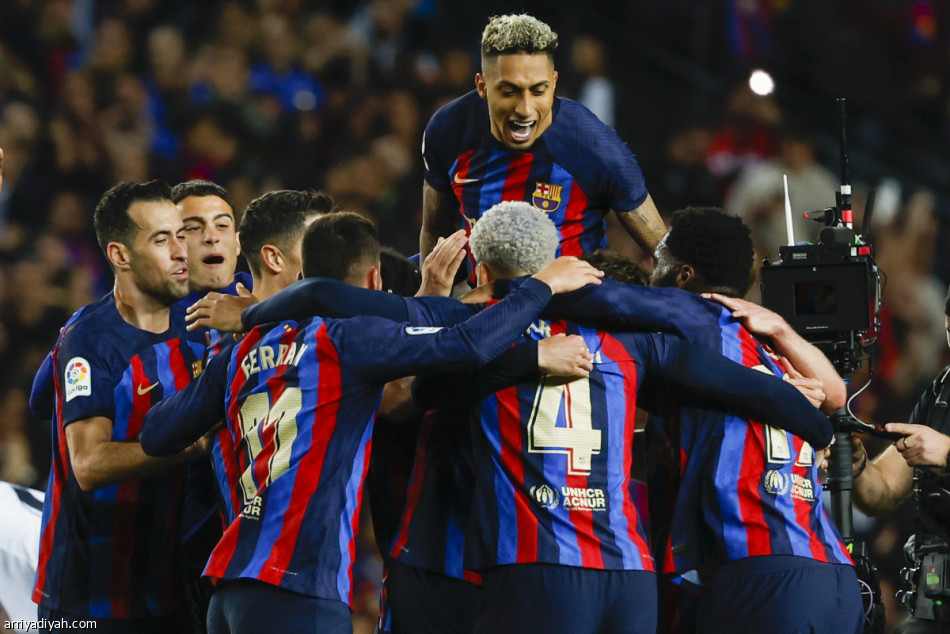 برشلونة يحسم الكلاسيكو.. ويقترب من ذهب الليجا