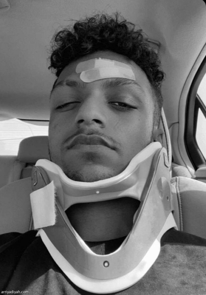 لاعب هلالي ينجو من حادث مروري