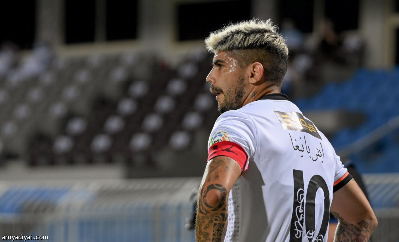 Argentine Ever Banega Requests Transfer from Al-Laith Club: Updates on Contract Negotiations and Potential Offers from Boca Juniors and River Plate