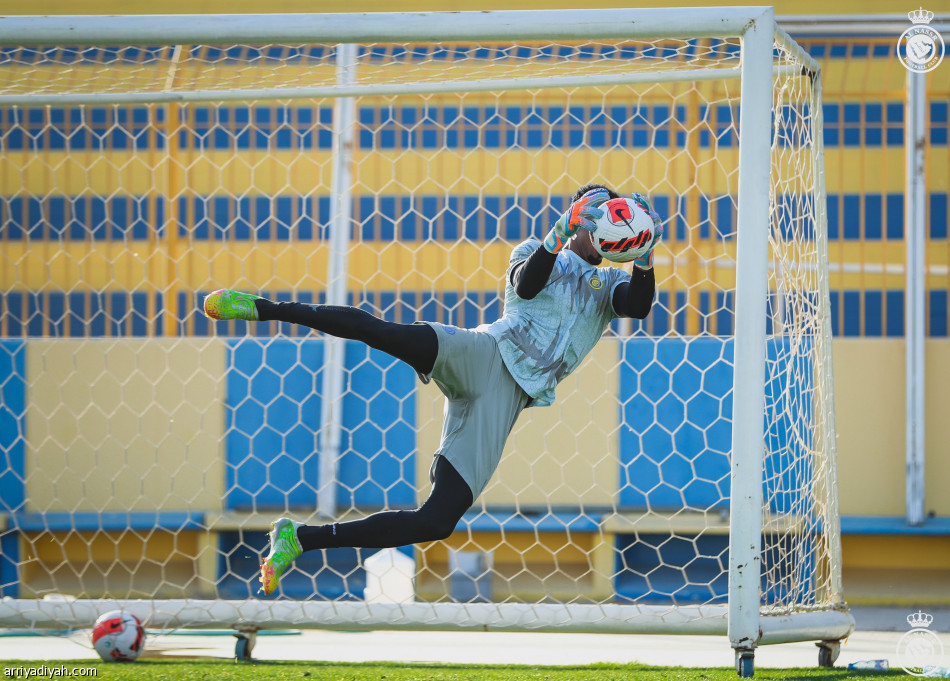 رورسو يجهز النصر لياقيا بمشاركة الدوليين