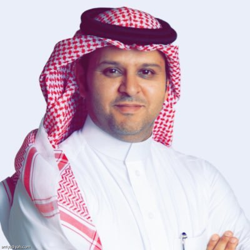 الفهيد
يجري عملية جراحية