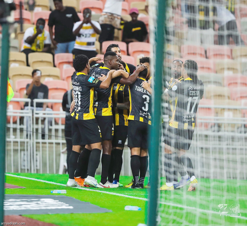 الاتحاد..
360 دقيقة بشباك نظيفة